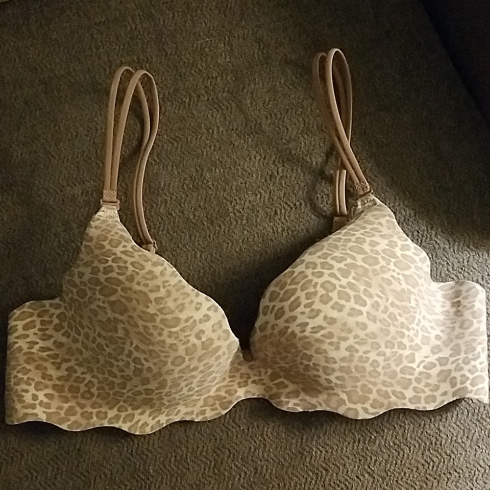 Victoria's Secret Secret Embrace Push-up 34B